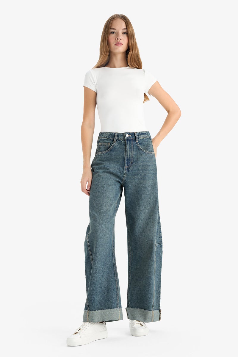 ديفاكتو بنطلون جينز باريل فيت برجل عادية وخصر عالي - Image 3